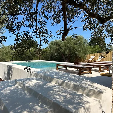 Trulli Biancopumo - Private Pool